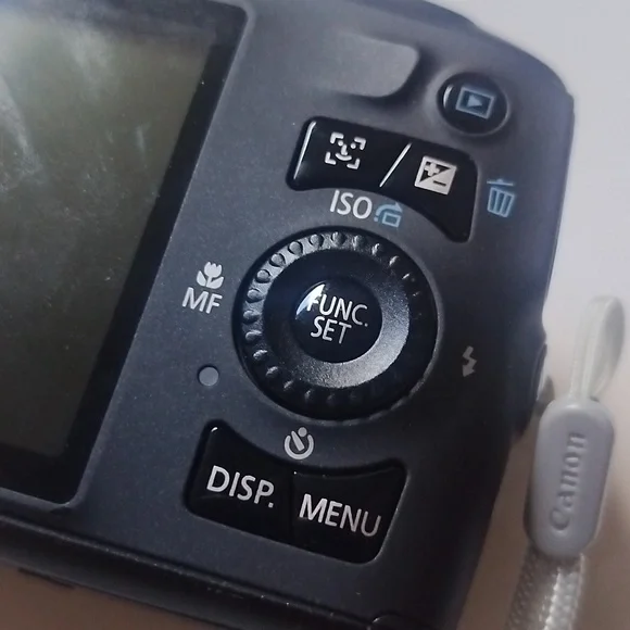 Canon PowerShot SX130, 12 Times Optical Zoom - Picture 5 of 8